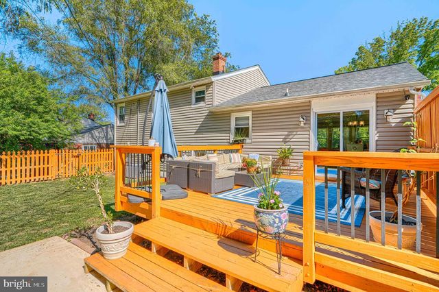 8 RIDGEFIELD RD, Lutherville Timonium, MD 21093