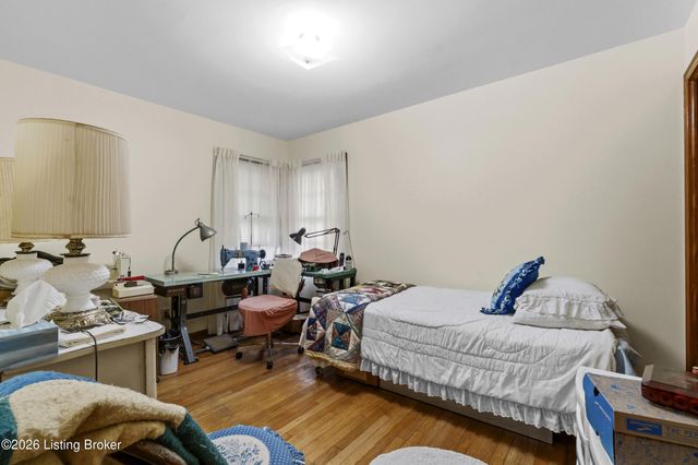 4615 Glen Rose Rd, Louisville, KY 40229