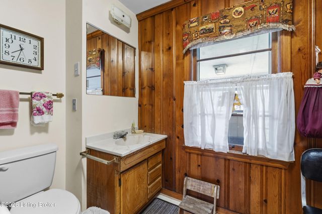 4615 Glen Rose Rd, Louisville, KY 40229