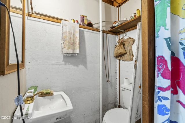4615 Glen Rose Rd, Louisville, KY 40229