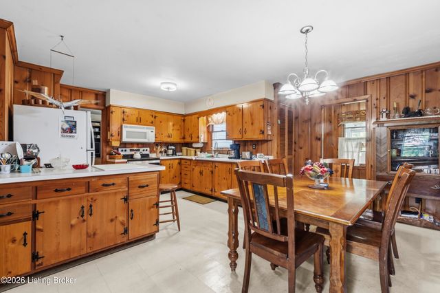 4615 Glen Rose Rd, Louisville, KY 40229