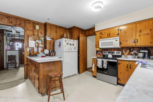 4615 Glen Rose Rd, Louisville, KY 40229