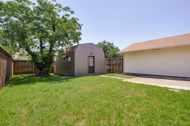 2202 Briarmeadow Drive, Garland, TX 75044