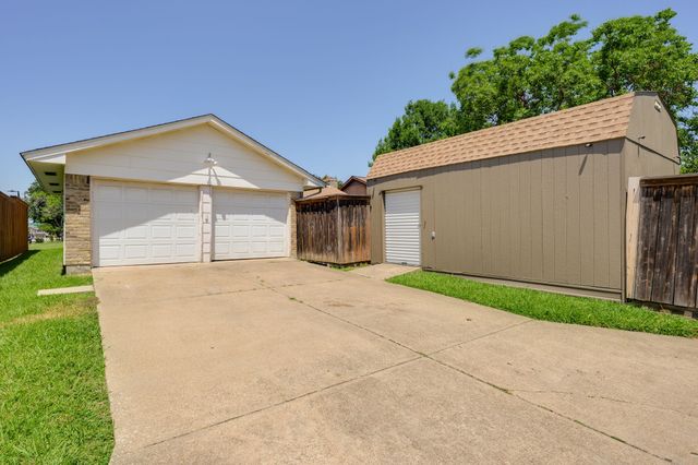 2202 Briarmeadow Drive, Garland, TX 75044