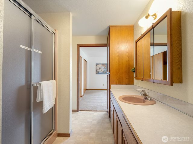 501 E 82nd Street, Tacoma, WA 98404