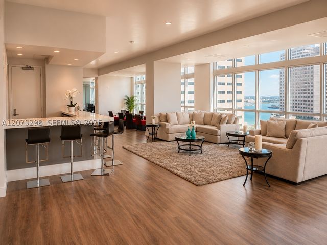 300 S BISCAYNE BL 2503, Miami, FL 33131