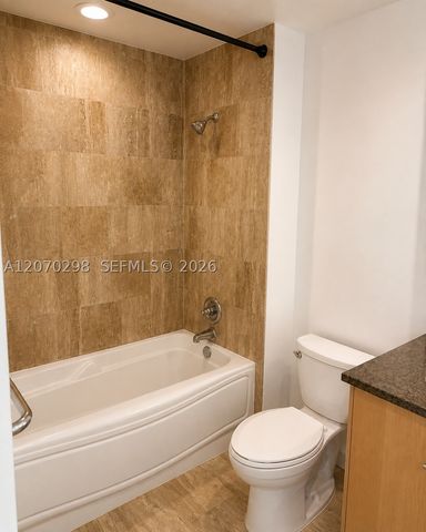 300 S BISCAYNE BL 2503, Miami, FL 33131
