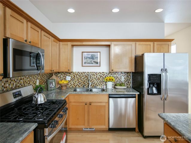 1818 Beacon Court NE, Tacoma, WA 98422