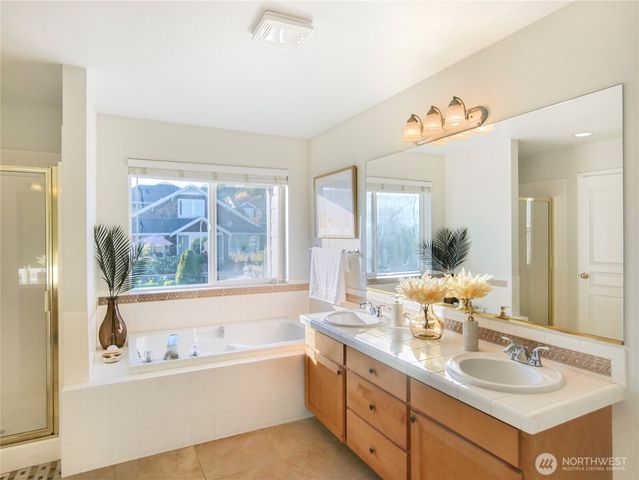 1818 Beacon Court NE, Tacoma, WA 98422