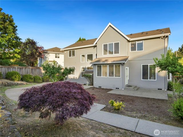 1818 Beacon Court NE, Tacoma, WA 98422