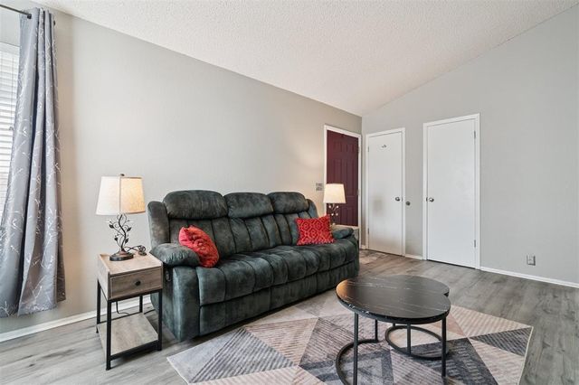 9723 Hefner Village Boulevard, Oklahoma City, OK 73162