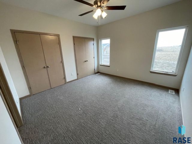 9621 W Tunis Dr Drive, Sioux Falls, SD 57106