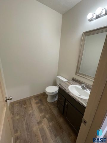 9621 W Tunis Dr Drive, Sioux Falls, SD 57106