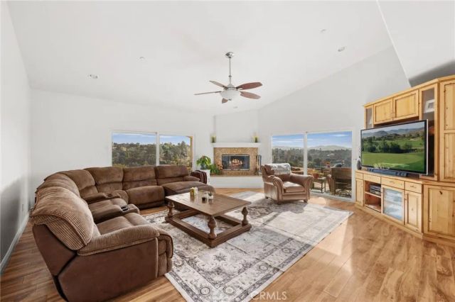 2240 Aqua Hill Road, Fallbrook, CA 92028
