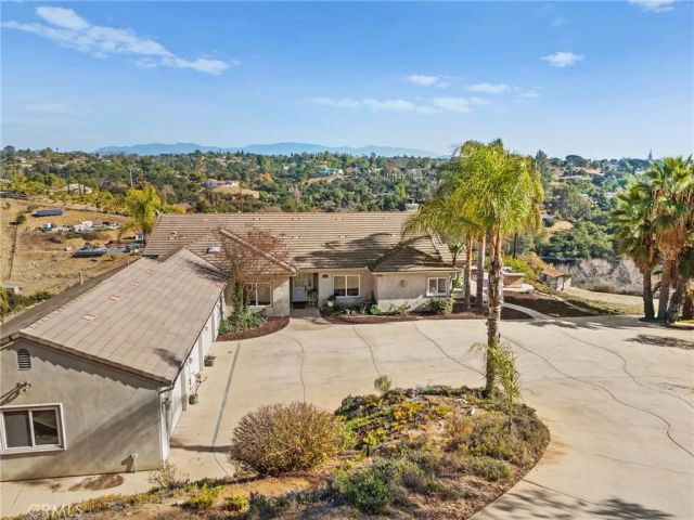 2240 Aqua Hill Road, Fallbrook, CA 92028