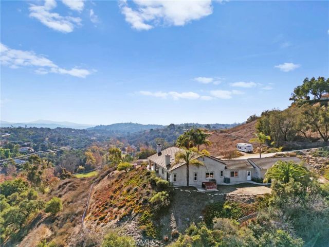2240 Aqua Hill Road, Fallbrook, CA 92028