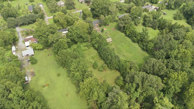202 Harpeth Hills Dr, Kingston Springs, TN 37082