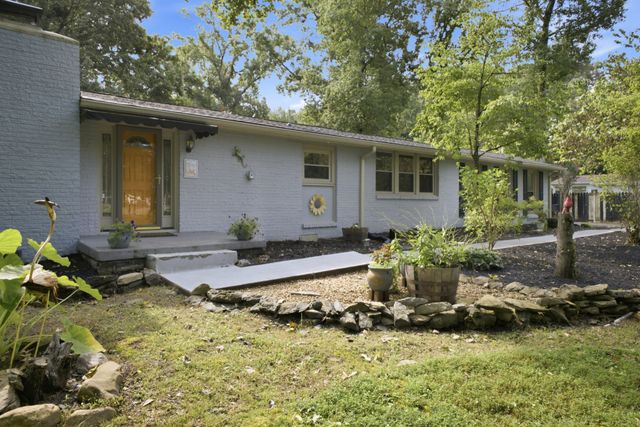 202 Harpeth Hills Dr, Kingston Springs, TN 37082