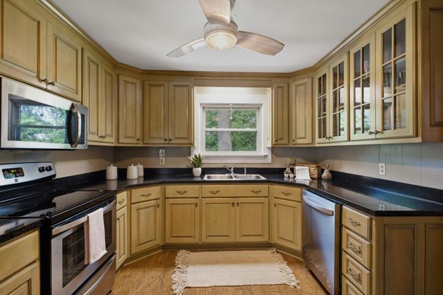 202 Harpeth Hills Dr, Kingston Springs, TN 37082