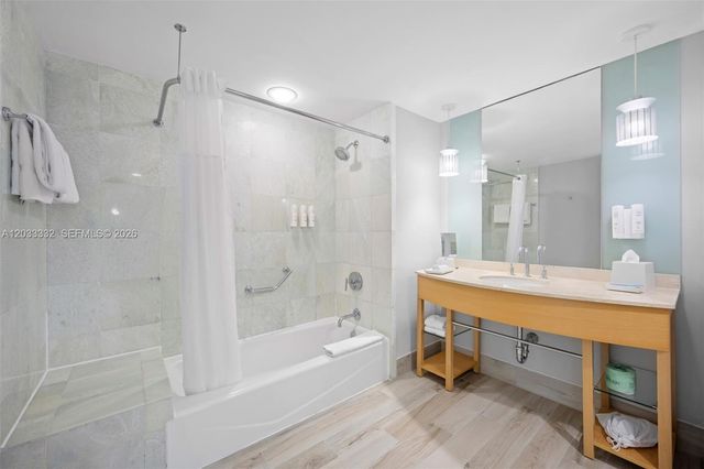 18683 Collins Ave 2503, Sunny Isles Beach, FL 33160