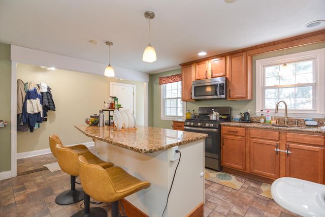 14 Millbrook Drive, Nashua, NH 03062