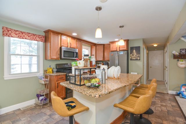 14 Millbrook Drive, Nashua, NH 03062