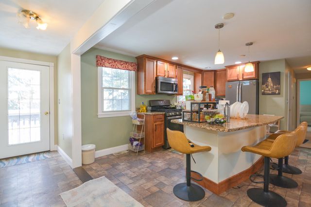 14 Millbrook Drive, Nashua, NH 03062