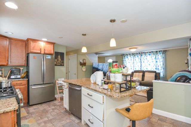 14 Millbrook Drive, Nashua, NH 03062