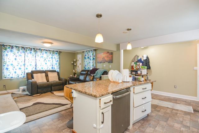 14 Millbrook Drive, Nashua, NH 03062