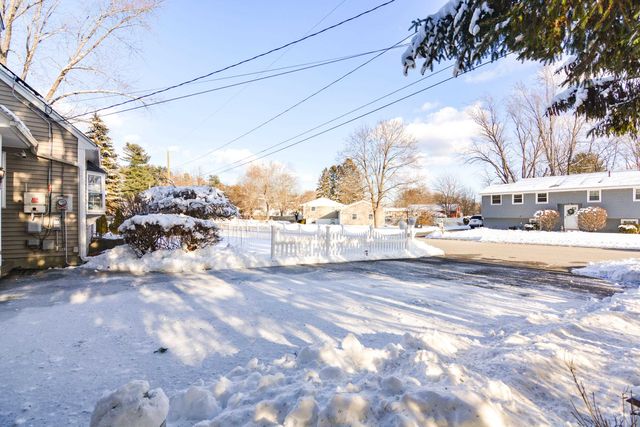 14 Millbrook Drive, Nashua, NH 03062