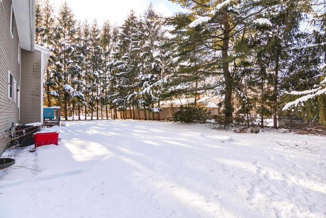 14 Millbrook Drive, Nashua, NH 03062