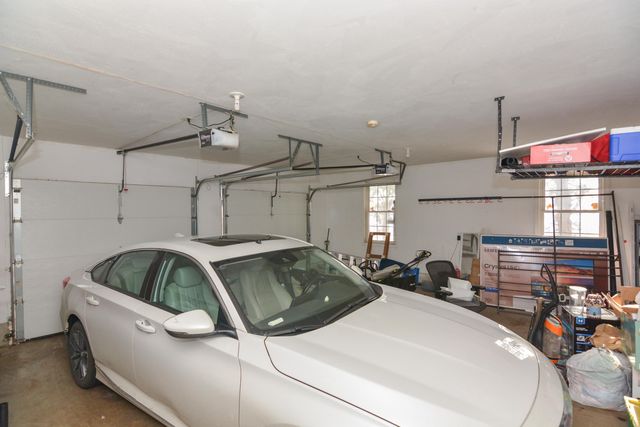 14 Millbrook Drive, Nashua, NH 03062