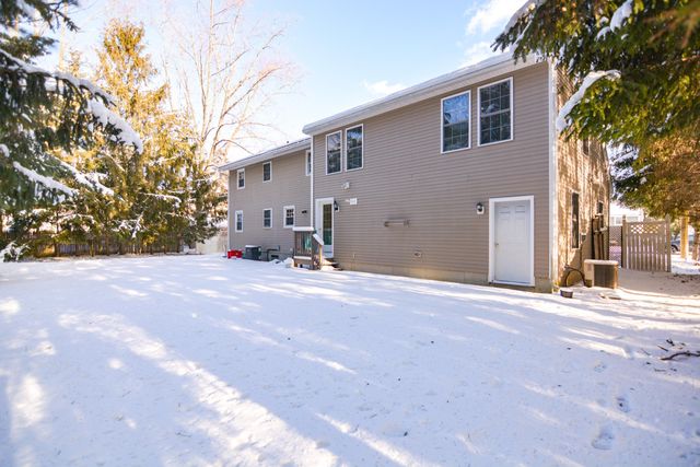 14 Millbrook Drive, Nashua, NH 03062