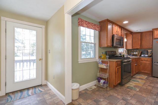 14 Millbrook Drive, Nashua, NH 03062