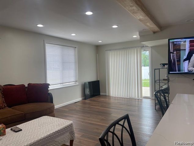 26006 CHERRY HILL Road, Dearborn Heights, MI 48127