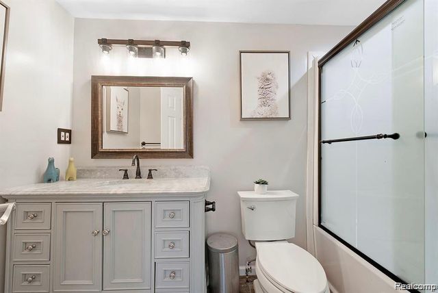 26006 CHERRY HILL Road, Dearborn Heights, MI 48127