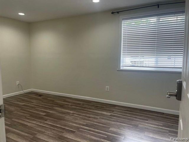 26006 CHERRY HILL Road, Dearborn Heights, MI 48127