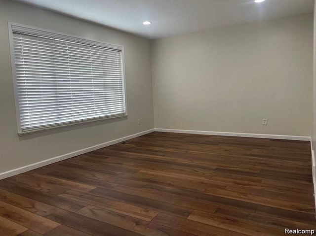 26006 CHERRY HILL Road, Dearborn Heights, MI 48127