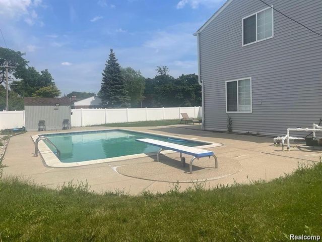 26006 CHERRY HILL Road, Dearborn Heights, MI 48127