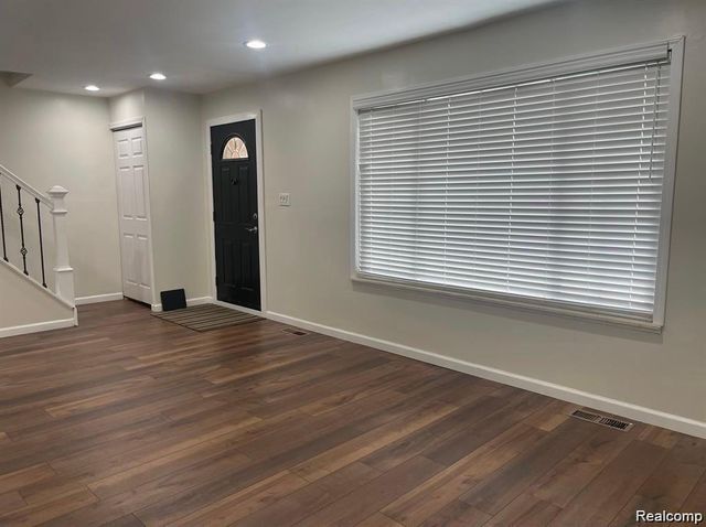 26006 CHERRY HILL Road, Dearborn Heights, MI 48127