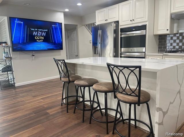 26006 CHERRY HILL Road, Dearborn Heights, MI 48127