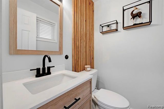 26006 CHERRY HILL Road, Dearborn Heights, MI 48127