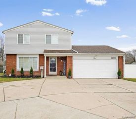 26006 CHERRY HILL Road, Dearborn Heights, MI 48127