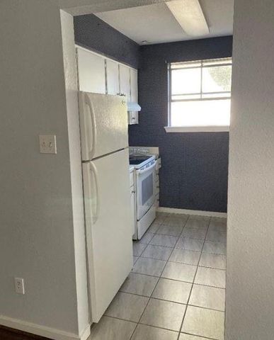 2333 Bering Drive 201, Houston, TX 77057