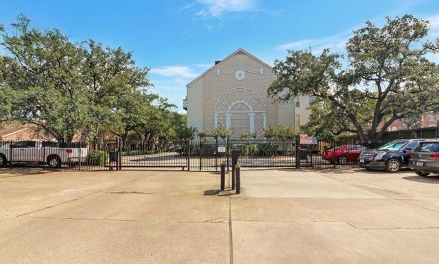 2333 Bering Drive 201, Houston, TX 77057