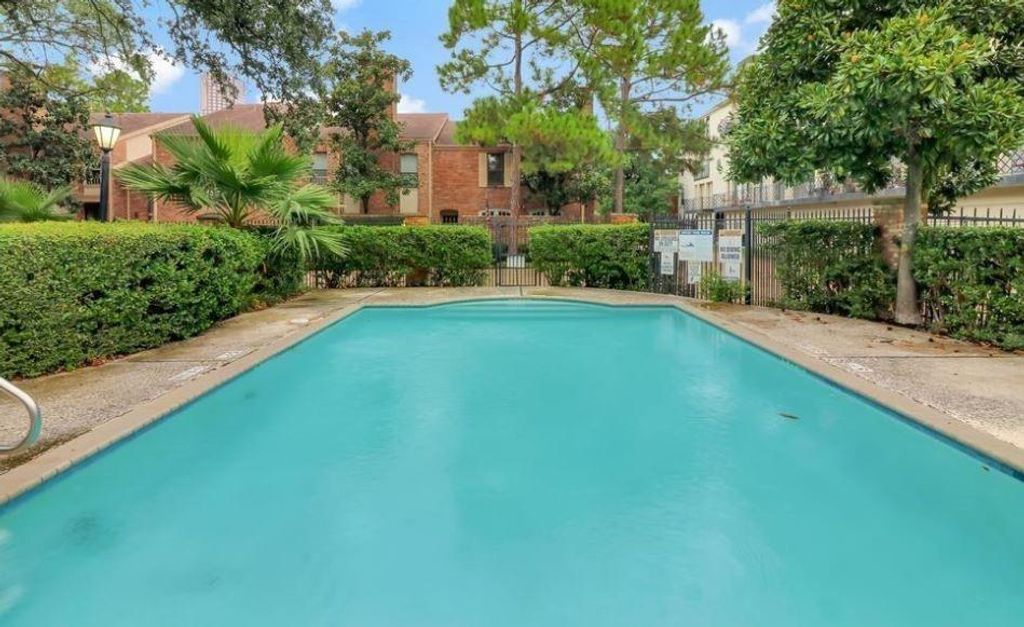 2333 Bering Drive 201, Houston, TX 77057