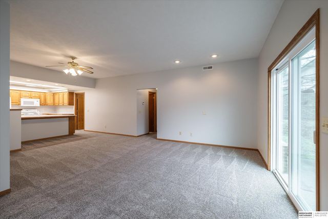 104 E Deer Lane, Plattsmouth, NE 68048