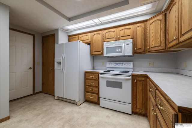 104 E Deer Lane, Plattsmouth, NE 68048