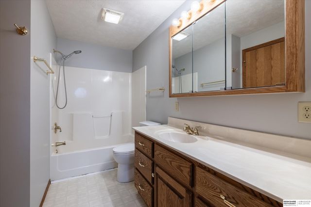 104 E Deer Lane, Plattsmouth, NE 68048