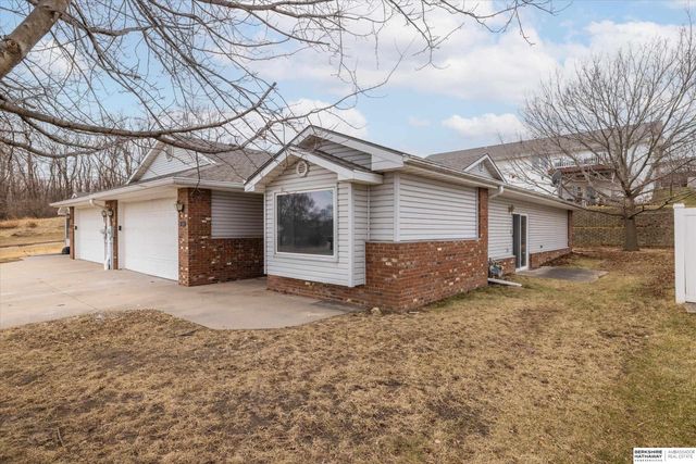 104 E Deer Lane, Plattsmouth, NE 68048